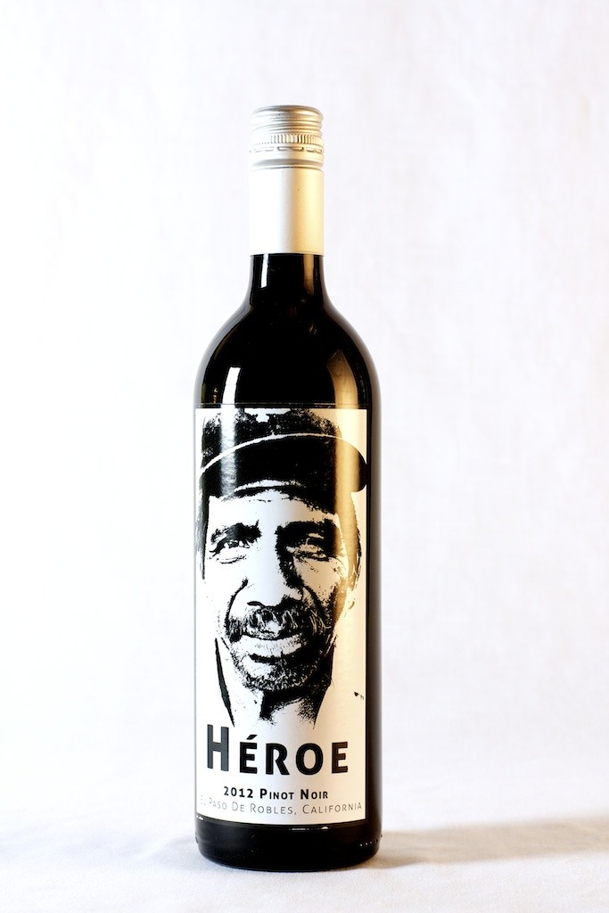 2012HeroePinotNoir_Front